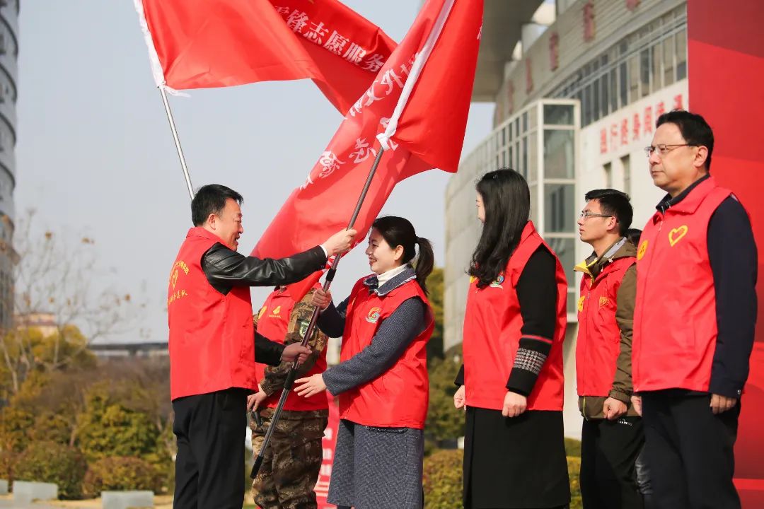 我县学雷锋志愿服务月启动